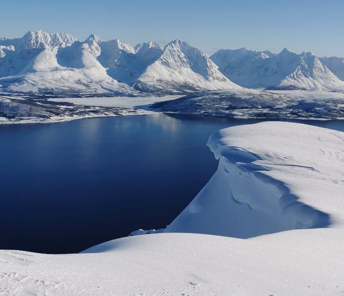 Lyngen Alps skiing tour